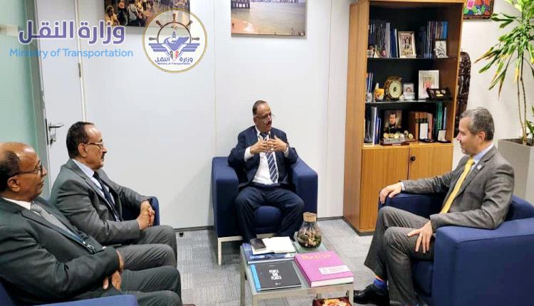 وزير النقل يلتقي الأمين العام للمنظمة البحرية الدولية بلندن