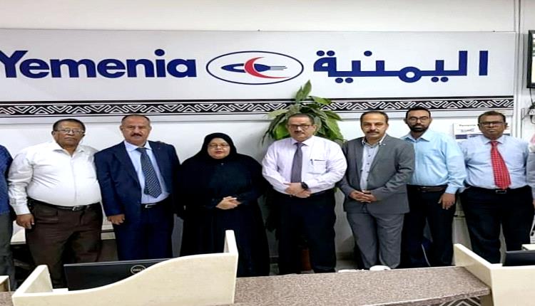 رئيس مجلس إدارة اليمنية يتفقد سير أداء العمل بمكتب المنطقة في الرياض