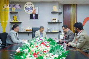 السلطة المحلية بالعاصمة عدن وهيئة النقل البري توقعان مذكرة لإنشاء..