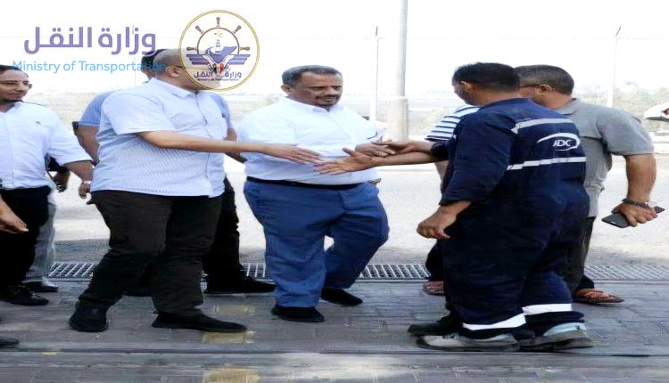 رئيس مجلس إدارة شركة عدن لتطوير الموانئ يتفقد مستوى الانضباط الوظيفي والإداري بعد اجازة عيد الفطر 

