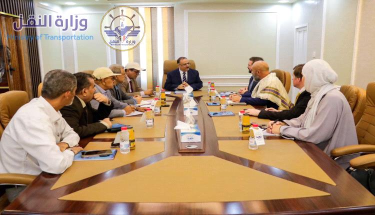 وزير النقل يلتقي رئيس شركة فالار المعنية بتنفيذ مشروع تعزيز أمن الطيران المدني بمطار عدن
