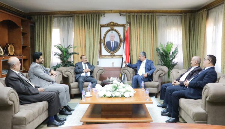 فيديو  _ وزير النقل يلتقي سفير بلادنا لدى جمهورية مصر العربية 