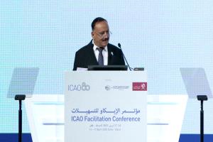 فيديو  _ وزير النقل يشارك في الإجتماع الوزاري رفيع المستوى للمؤتمر الدولي لتسهيل النقل الجوي في قطر 