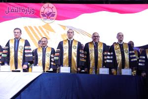 وزير النقل يشارك في حفل تخرج دفعة جديدة من طلبة البكالوريوس بالأكاديمية العربية بفرع العلمين 