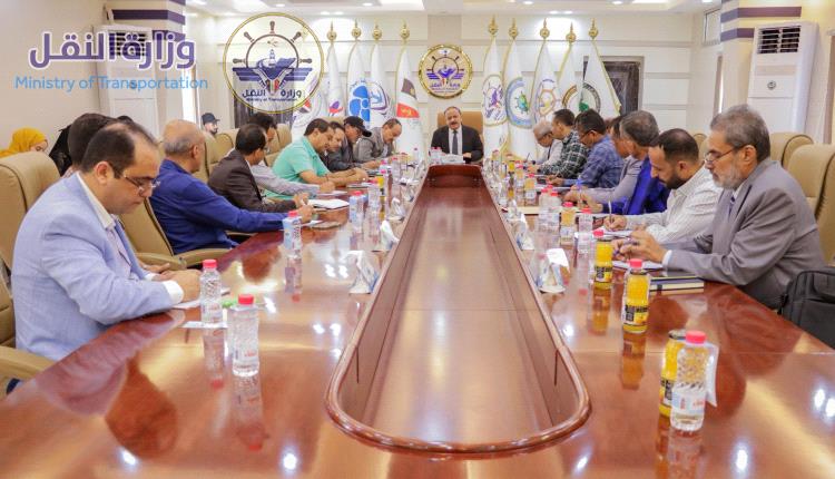 وزير النقل يناقش إعداد موازنة 2026 وخطط المشاريع ويؤكد المضي في مسار الإصلاحات الاقتصادية