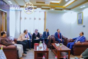 وزير النقل يلتقي المستشار الاقتصادي للمبعوث الأممي في اليمن