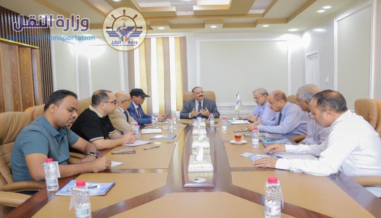 اجتماع برئاسة وزير النقل يناقش ترتيبات تسريع تشغيل رحلات شركات الطيران الخاصة 