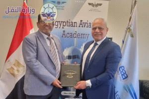 رئيس هيئة الطيران يبحث مع مدير الأكاديمية المصرية لعلوم الطيران تعزيز مجالات التعاون في التدريب والتأهيل