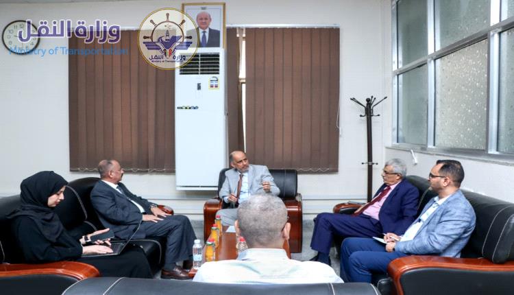 وزيرا المالية والنقل يناقشان الجهود المشتركة لتنفيذ برنامج الإصلاحات الشاملة في قطاع النقل 