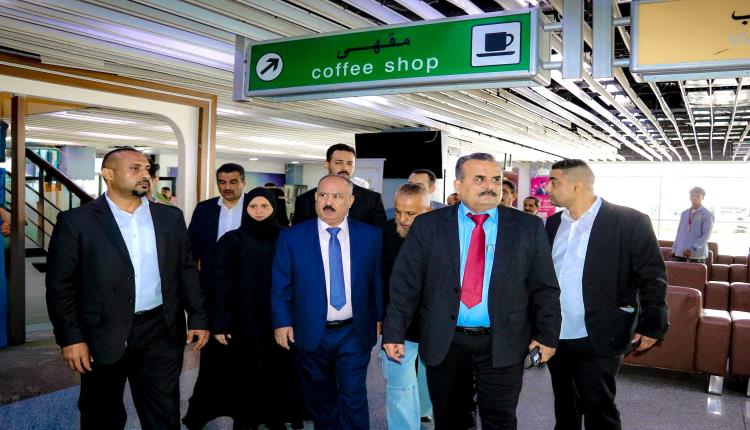فيديو_  وزير النقل يتفقد سير العمل ومستوى الأداء في مطار عدن الدولي
