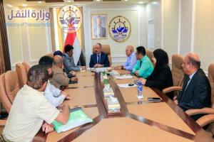 وزير النقل يناقش مع شركة صقر الحجاز حادث حافلة العرقوب ويؤكد تعزيز إجراءات السلامة
