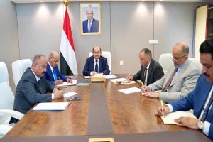 فيديو _ رئيس الوزراء يترأس اجتماع لجنة الأزمات الاقتصادية والإنسانية 