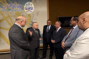 وزير النقل يزور مركز الملاحة الجوية بالقاهرة لبحث سبل التعاون المشترك
