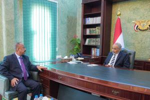 الصبيحي يوجه برفع جاهزية الموانئ البرية والبحرية والجوية وتعزيز انسيابية حركة البضائع والمسافرين
