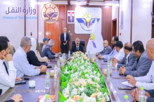 وزير النقل يؤكد على أهمية تطوير الأداء والارتقاء بخدمات الطيران المدني
