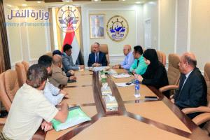 وزير النقل يناقش مع شركة صقر الحجاز حادث حافلة العرقوب ويؤكد تعزيز إجراءات السلامة
