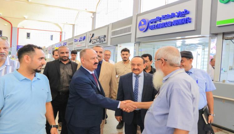 فيديو _ وزير النقل يتفقد مستوى الانضباط الوظيفي بديوان الوزارة والمؤسسات التابعة لها