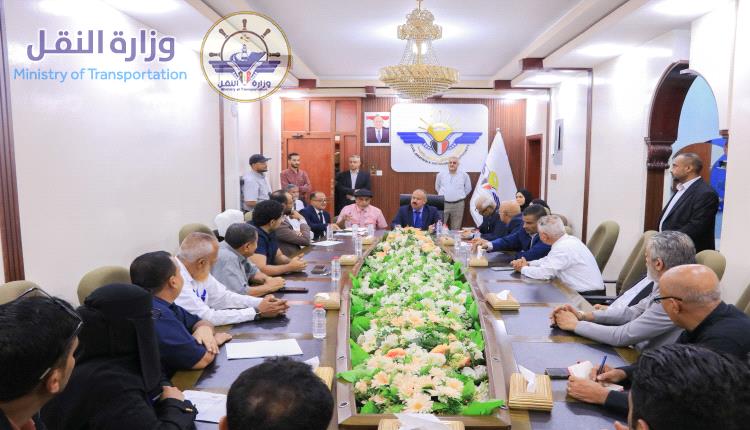وزير النقل يتفقد مستوى الانضباط الوظيفي في هيئة النقل البري والمؤسسة المحلية للنقل البري وهيئة الطيران المدني والأرصاد 
