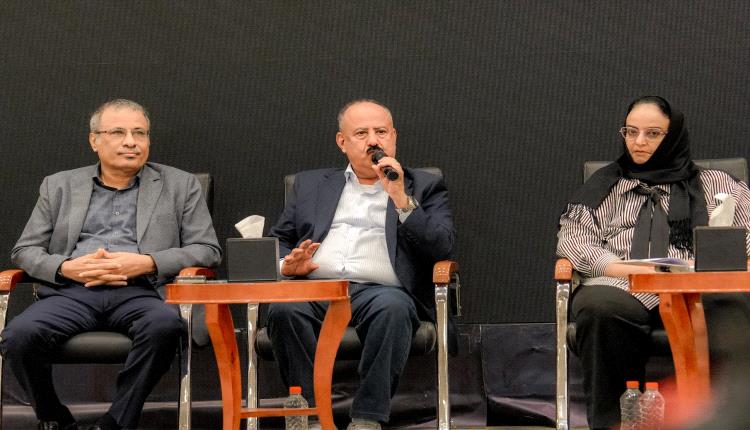 فيديو: النقل يبحث في عدن مستجدات الأوضاع والخدمات مع النخب والمجتمع المدني

