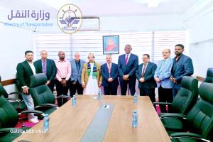 وزير النقل يناقش مع سلطات الطيران التنزانية تعزيز التعاون في قطاع النقل الجوي وتفعيل الرحلات المباشرة