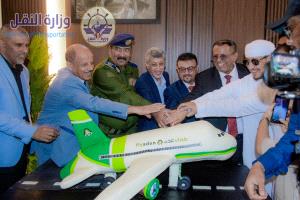 الكابتن بن نهيد يستقبل أول طائرة تجارية لشركة "طيران عدن" إلى مطار عدن الدولي
