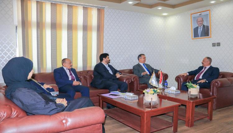 فيديو _ وزير النقل يبحث مع السفير الليبي تعزيز التعاون المشترك في قطاع النقل  