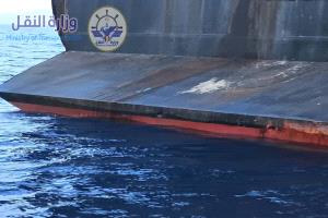 وزير النقل يوجه بالتحقيق في واقعة تلوث نفطي بميناء عدن ويتوعد السفينة المخالفة باحتجازها