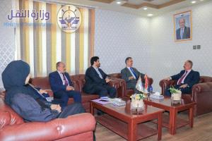 وزير النقل يبحث مع السفير الليبي تعزيز التعاون المشترك في قطاع ال..