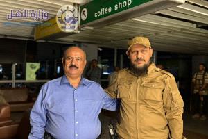 وزير النقل والمحافظ شيخ يتفقدان مطار عدن الدولي عقب الاستهداف الصاروخي الحوثي ويوجهان بإيواء المسافرين