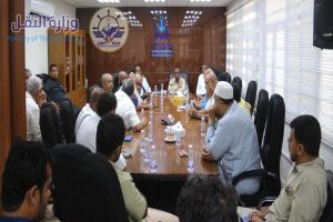 الرباكي يبحث مع الوكلاء الملاحيين سبل تعزيز الحركة الملاحية بميناء المكلا