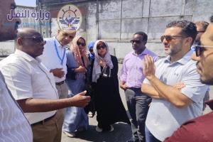 نائب رئيس مجلس إدارة مؤسسة موانئ البحر العربي ووفد برنامج WFP يقومون بجولة ميدانية تقييمية بميناء المكلا 
